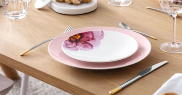 Rose Garden: Premium Quality Floral Tableware