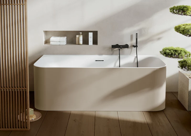 Minimalist bathtub with Loop&Friends design, inspired by Kyoto’s calm aesthetics and natural harmony.