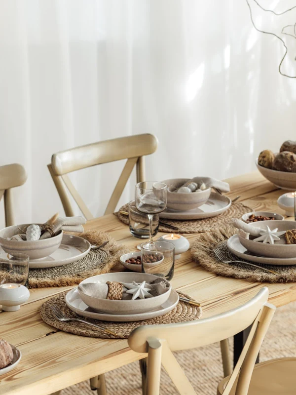 Weihnachtstisch decken: Ideen & Stile für Zuhause