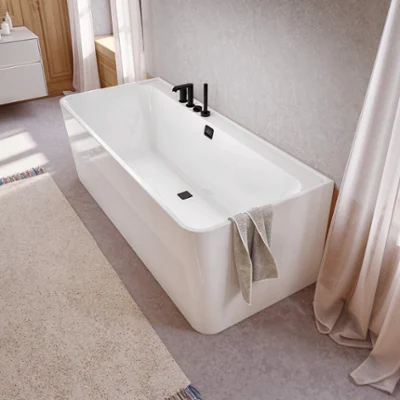 Bain Collaro élégant dans un cadre beige doux avec robinetterie noire et lumière du jour chaleureuse. Style néoclassique subtil combinant confort moderne et design intemporel.