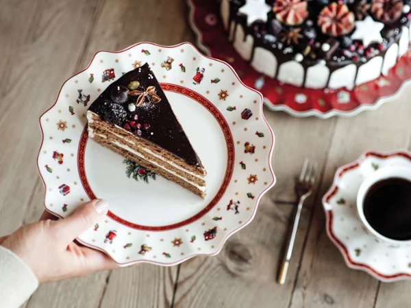 Buy a cake stand – For special occasions & celebrations