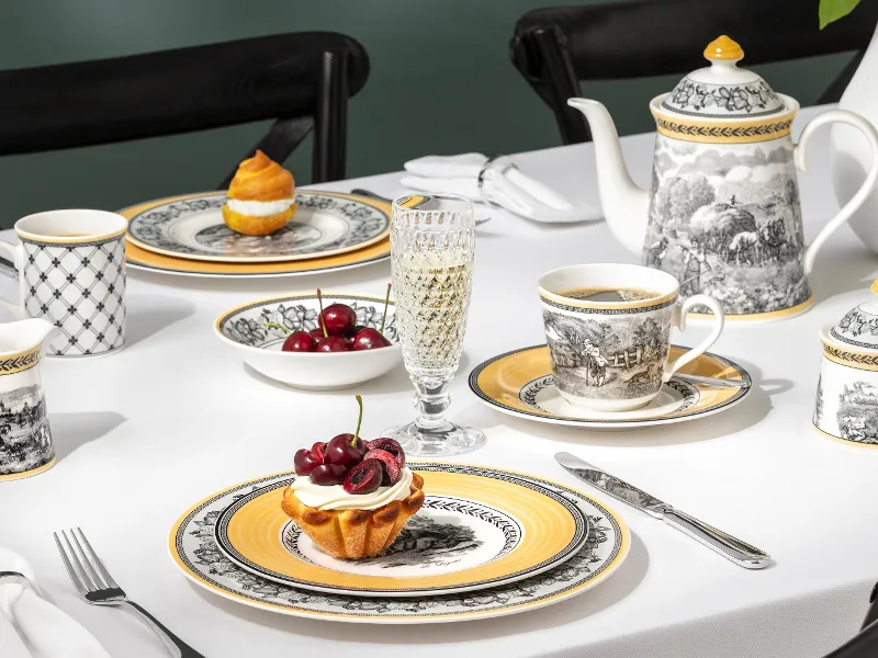 Elegant dining table featuring Audun collection paired Boston glassware with an assortment of deserts.