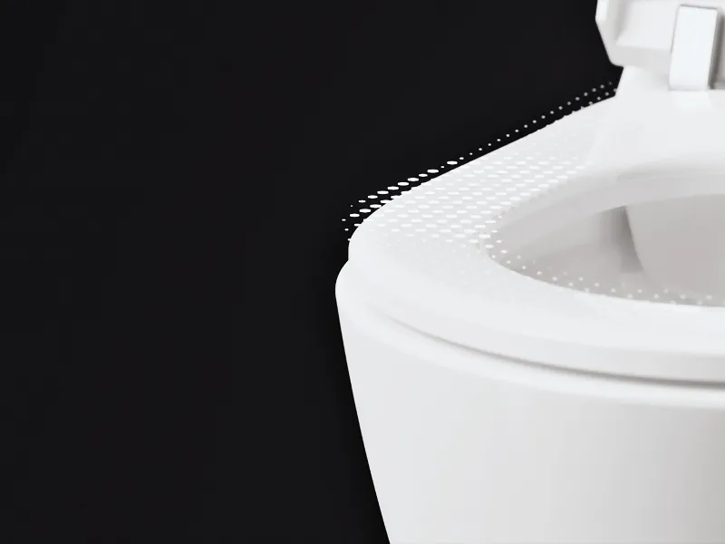 Een close-up van een modern wit toilet tegen een zwarte achtergrond, waarop een deel van de zitting en de rand te zien is.