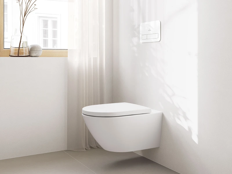 Inodoro suspendido Subway 3.0 con tapa cerrada y TwistFlush Inodoro suspendido Subway 3.0 con tecnología TwistFlush y tapa cerrada. Diseño elegante para baños modernos y luminosos con cisterna empotrada.