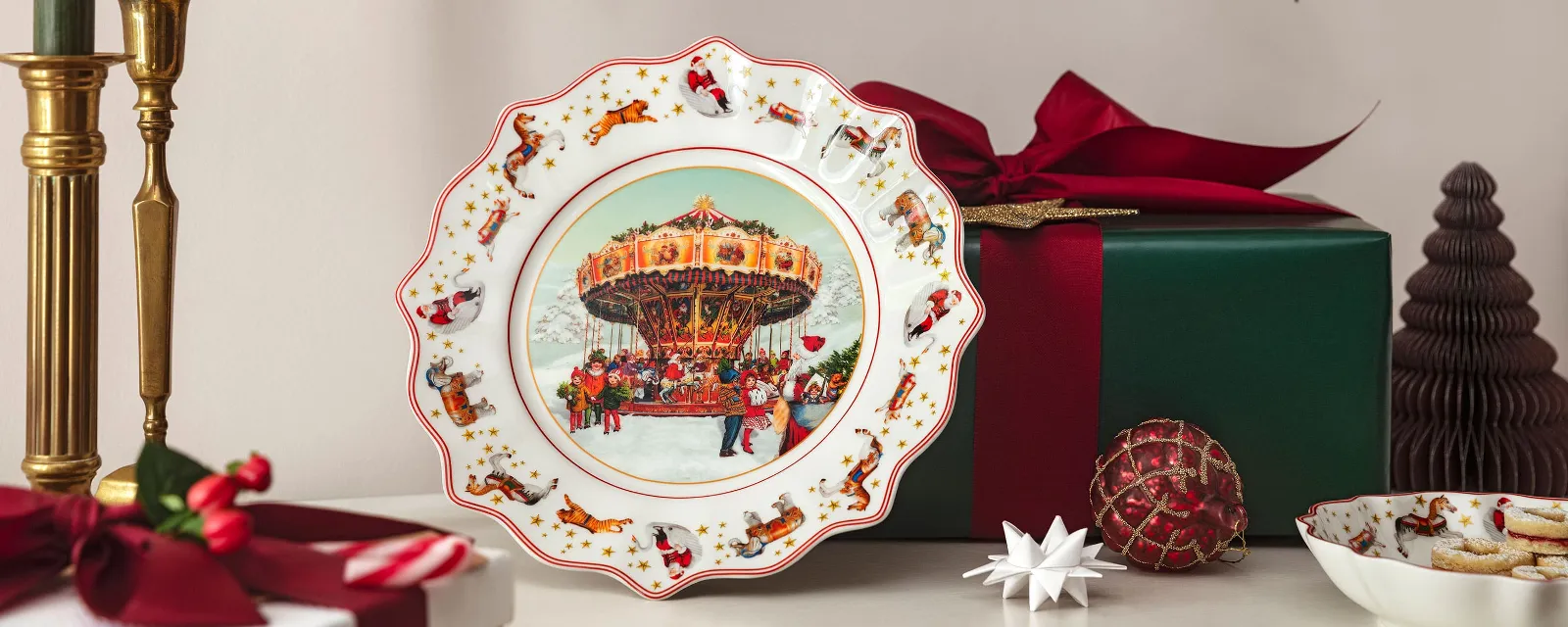 The limited Villeroy & Boch Annual Christmas Edition 2024 delights with its beautifully detailed motifs from the world of the Christmas market. 