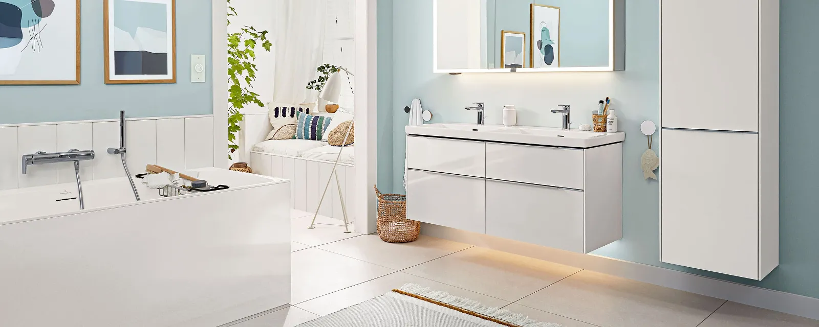 Un bagno grande con mobili arredo bagno Subway 3.0 di Villeroy & Boch.